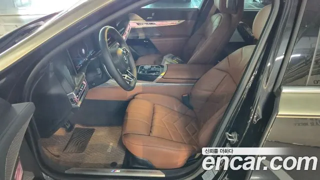 BMW 7-Series 7 серия (G70) 740i xDrive M Sport — Фото автомобиля 12