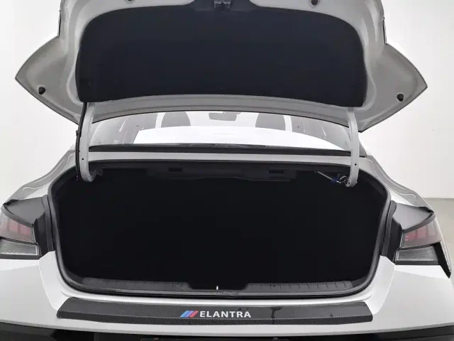 Hyundai Elantra — Фото автомобиля 16