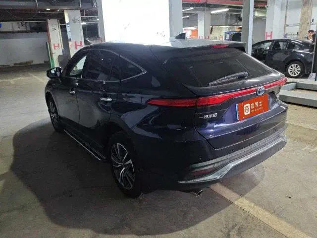 Toyota Harrier — Фото автомобиля 3