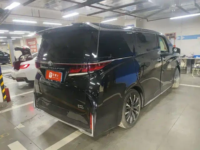 Toyota Vellfire — Фото автомобиля 8