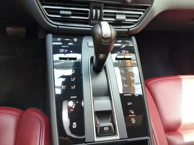 Porsche Macan — Фото автомобиля 20
