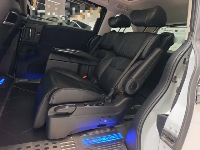 Honda Elysion — Фото автомобиля 16