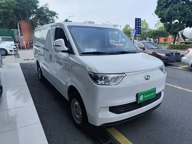Ruichi New Energy EC75 — Фото автомобиля 3