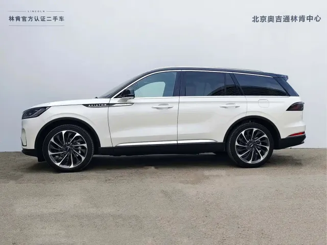 Lincoln Aviator — Фото автомобиля 3
