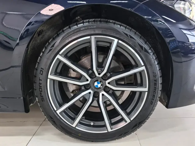 BMW 3 Series — Фото автомобиля 5