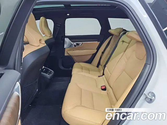 Volvo V90 — Фото автомобиля 12