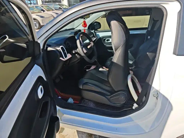 Roewe Clever — Фото автомобиля 15