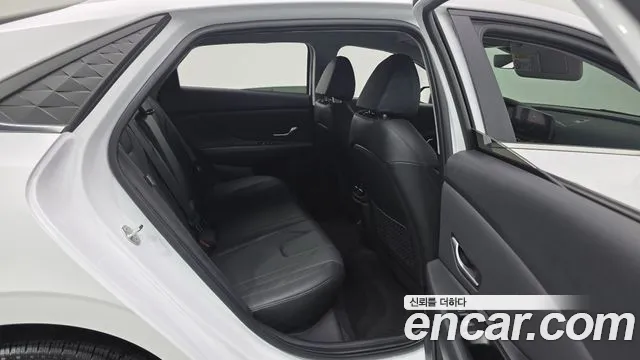 Hyundai Avante CN7 — Фото автомобиля 17
