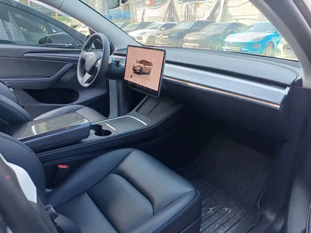 Tesla Model Y — Фото автомобиля 20