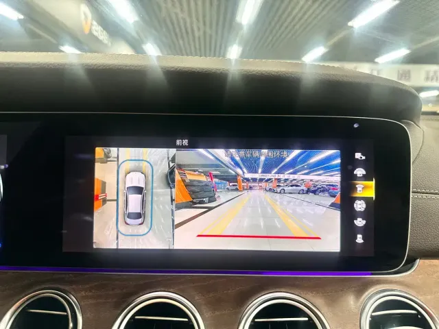 Mercedes-Benz E-Class — Фото автомобиля 14