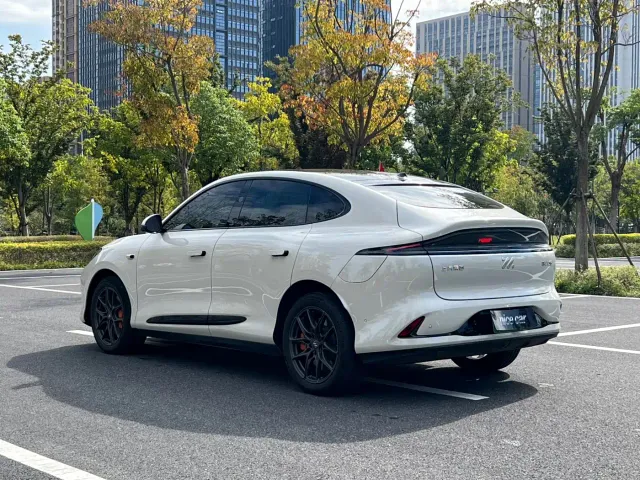 IM Motors LS6 — Фото автомобиля 6