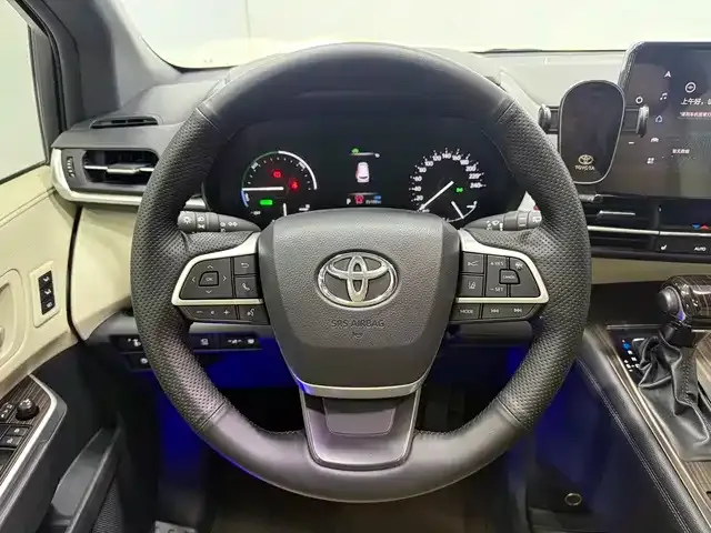 Toyota Granvia — Фото автомобиля 5
