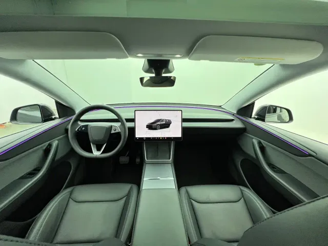 Tesla Model Y — Фото автомобиля 11
