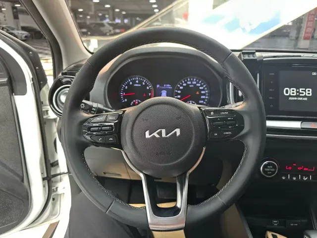 Kia KX1 — Фото автомобиля 10