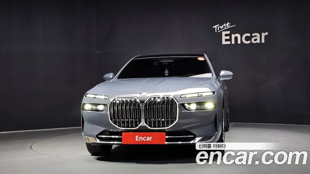 BMW 7 Series G70 — Фото автомобиля 3