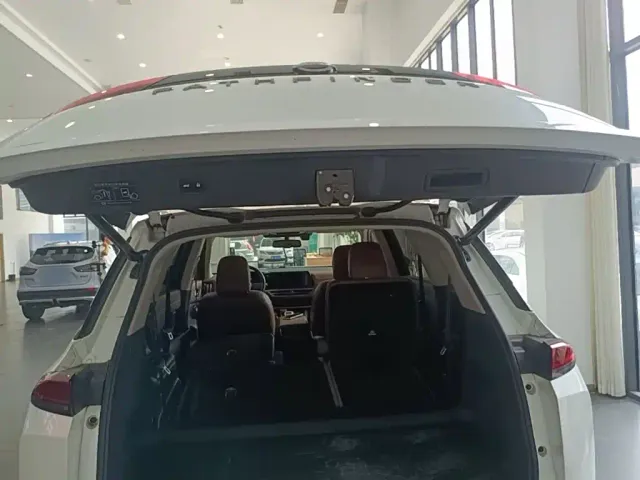 Nissan Terra — Фото автомобиля 18