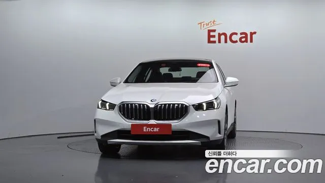 BMW 5 Series G60 — Фото автомобиля 3