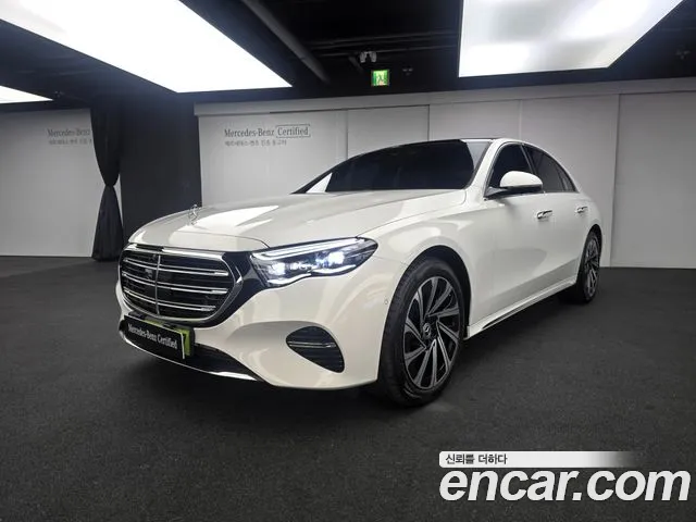 Фотография автомобиля — Mercedes-Benz E-Class