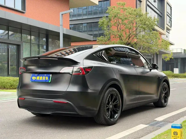 Tesla Model Y — Фото автомобиля 20