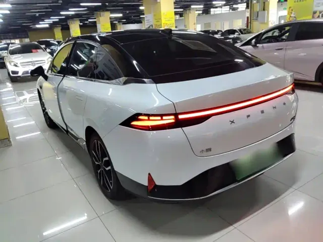 Xpeng P5 — Фото автомобиля 4