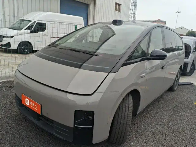 Фотография автомобиля — Li Auto MEGA