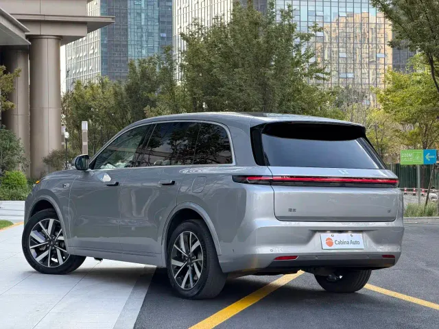 Li Auto L8 — Фото автомобиля 6