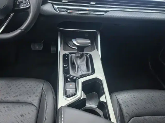 Geely Emgrand — Фото автомобиля 16