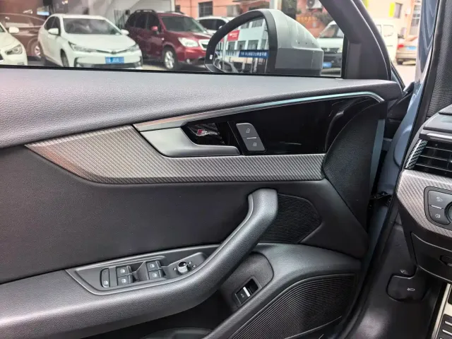 Audi A4L — Фото автомобиля 7