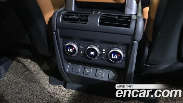 Land Rover Defender — Фото автомобиля 24