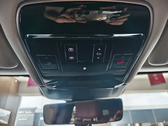 Land Rover Range Rover Sport — Фото автомобиля 12