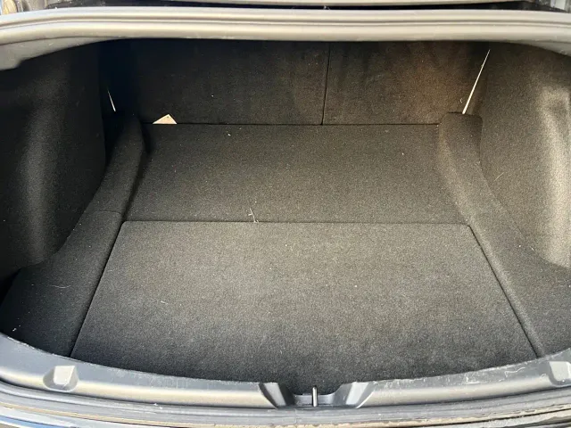 Tesla Model 3 — Фото автомобиля 16