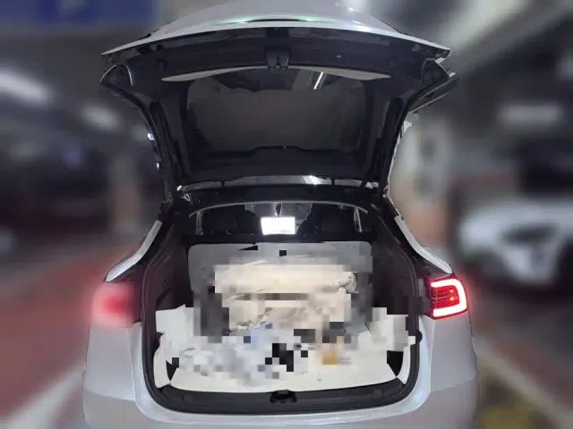 Tesla Model Y — Фото автомобиля 9