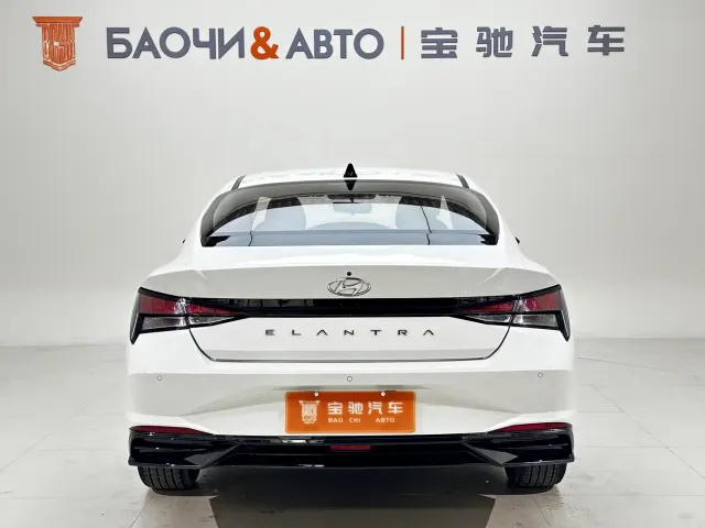 Hyundai Elantra — Фото автомобиля 7
