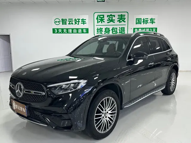Фотография автомобиля — Mercedes-Benz GLC-Class