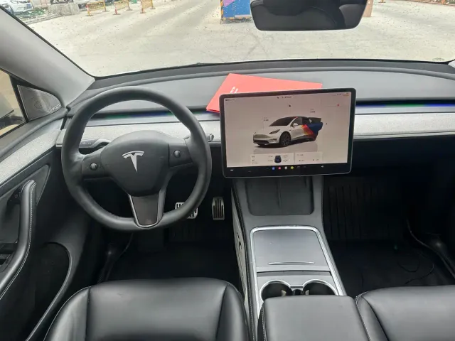 Tesla Model Y — Фото автомобиля 6