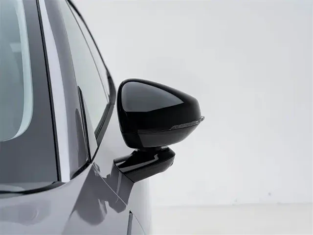 Volvo XC70 Plug-in Hybrid — Фото автомобиля 13
