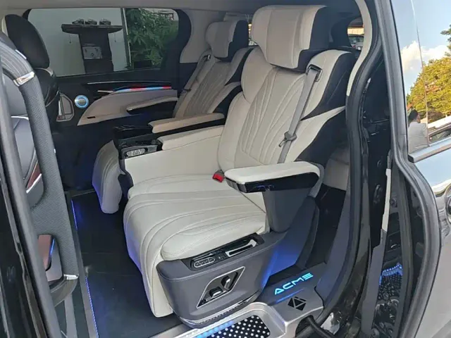 Toyota Sienna — Фото автомобиля 16