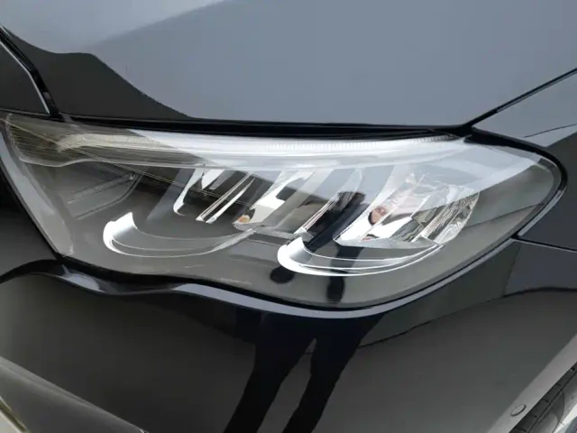 Mercedes-Benz E-Class — Фото автомобиля 12