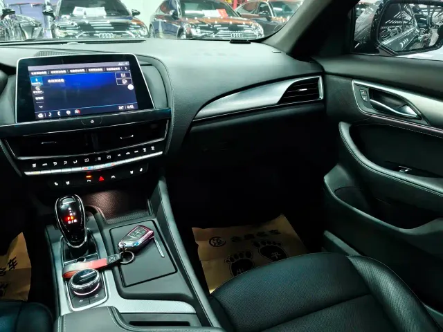 Cadillac CT5 — Фото автомобиля 14