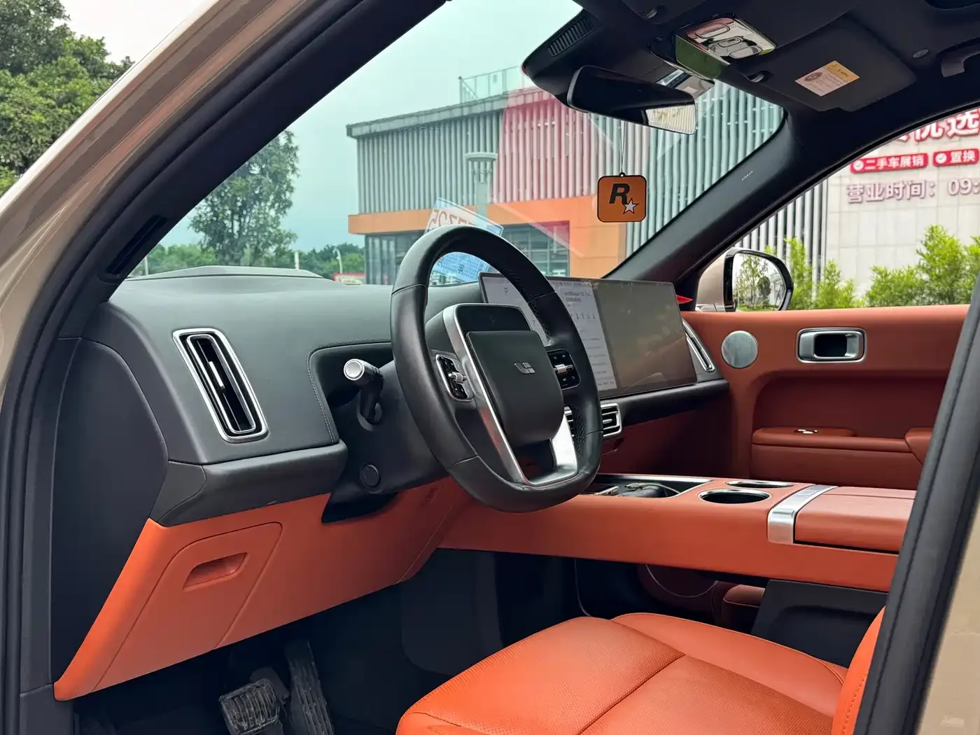 Li Auto Li Xiang L9 2022 Max — Фото автомобиля 9