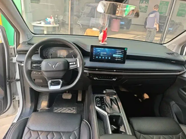 Wuling Jiachen — Фото автомобиля 9