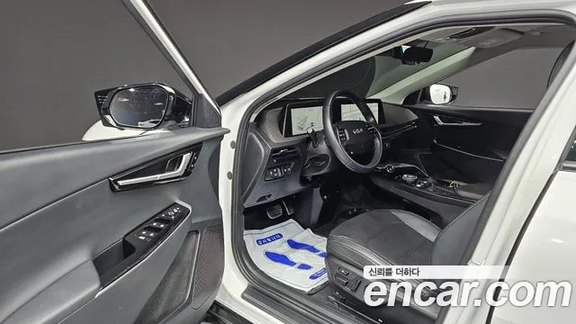 Kia EV6 — Фото автомобиля 10