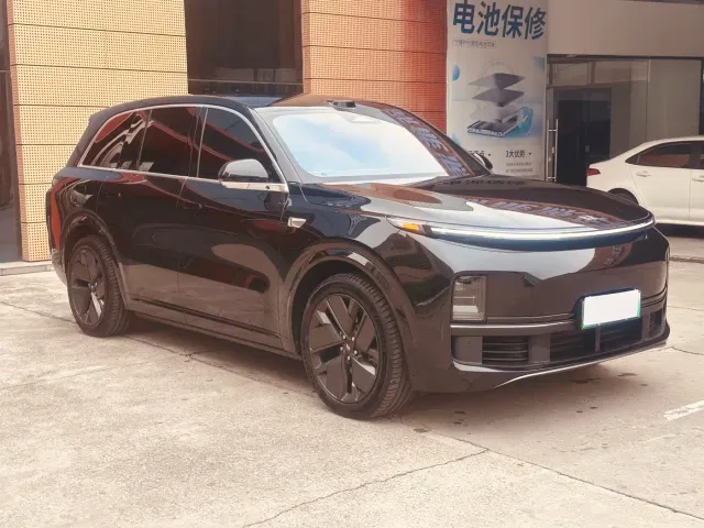 Li Auto L8 — Фото автомобиля 3