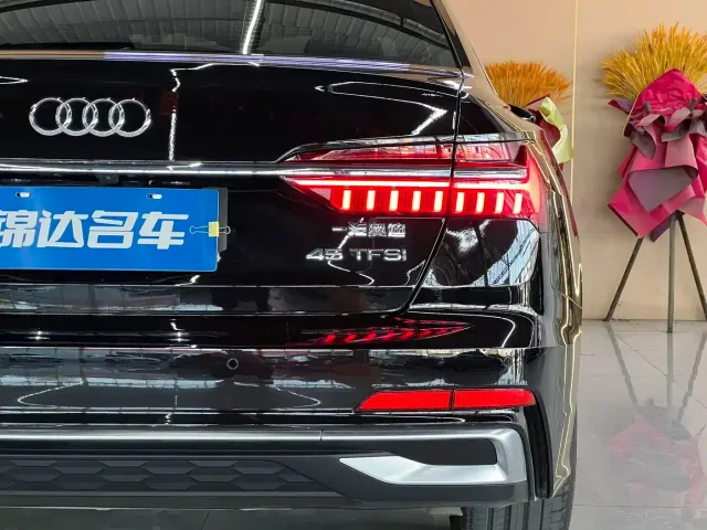 Audi A6L — Фото автомобиля 9