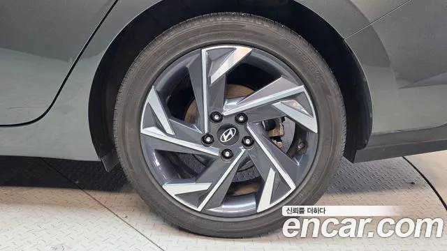 Hyundai Avante CN7 — Фото автомобиля 6