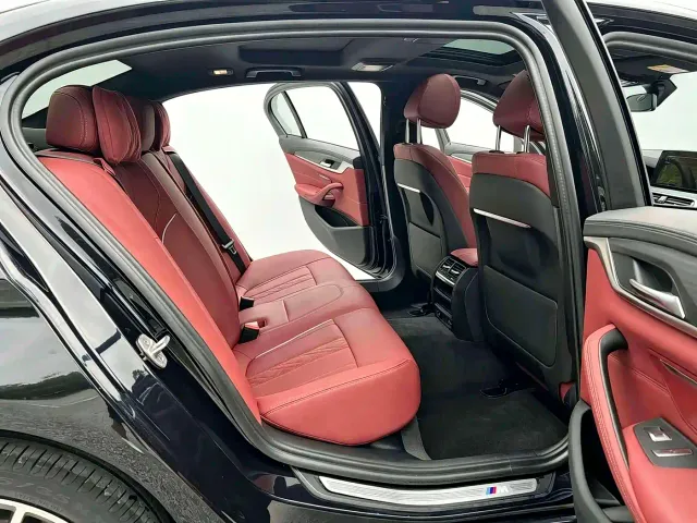 BMW 5 Series — Фото автомобиля 6