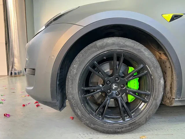 Tesla Model Y — Фото автомобиля 15