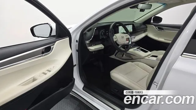 Hyundai Grandeur Grandeur (New) Hybrid — Фото автомобиля 15