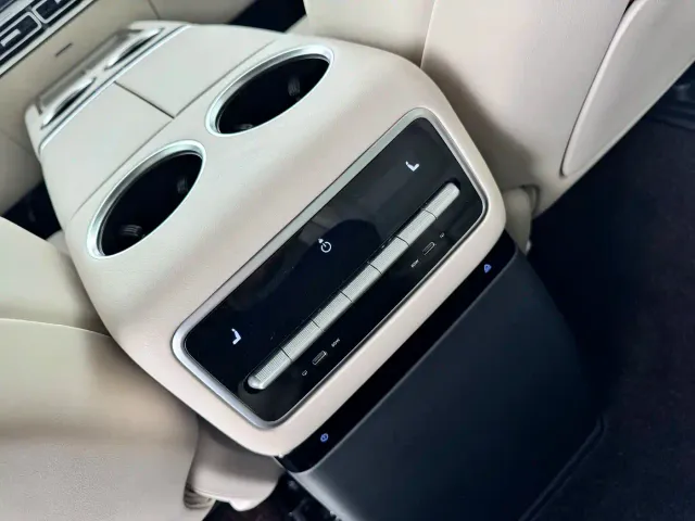 Li Auto L9 — Фото автомобиля 10