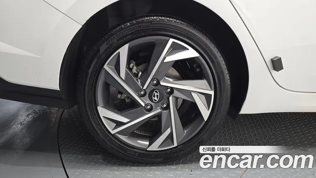 Hyundai Avante CN7 — Фото автомобиля 5